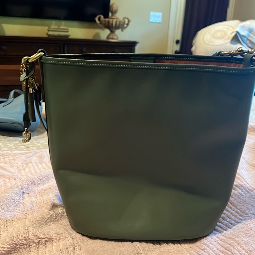 Coach bucket bag. Brand new. No tags but never used.